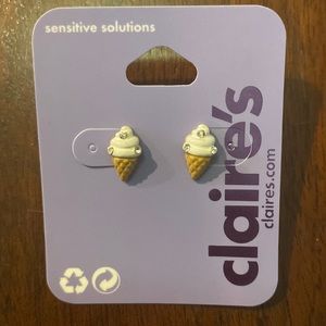 NEW! Ice cream cone stud earrings with 3 “Diamond” gems in each. Plastic backs